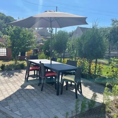 Budomas Wroclaw-szymanow Klima-parkigfree-smarttv Bed & Breakfast