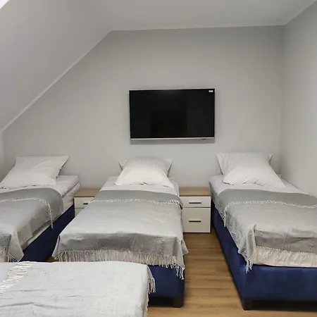 Noclegi Budomas - Szymanow - Parkigfree 3*